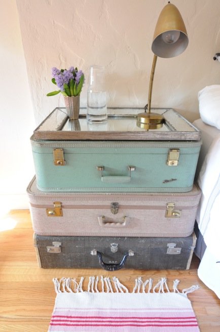 Suitcase-Side-Table