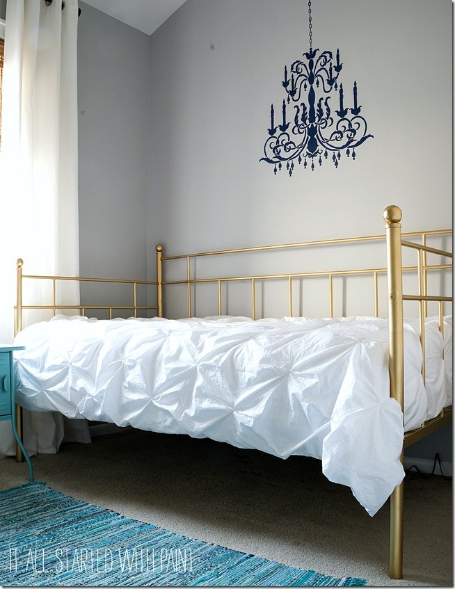 gold-painted-bed-spray-painted-with-rustoleum-metallic-gold_thumb-2