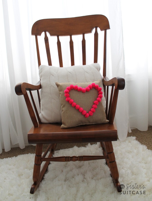 heart-pom-pom-pillow