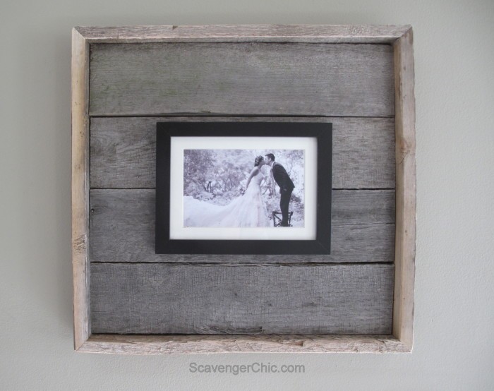 Easy-diy-Pallet-Wood-Frame-011-700x554