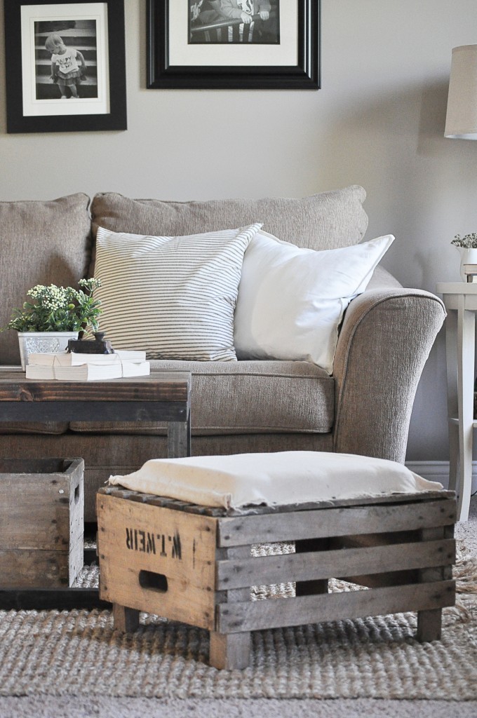 Apple-Crate-Ottoman.-DIY-Apple-Crate-Ottoman-680x1024