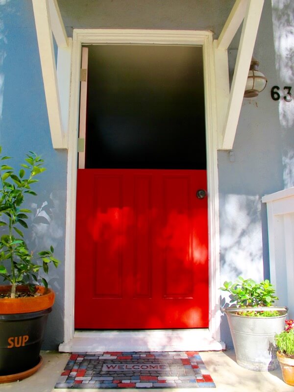 Dutch-door-opens-to-the-world